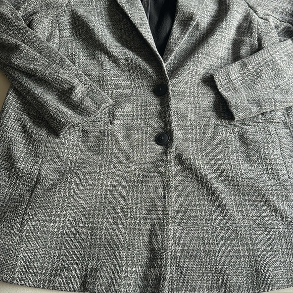 Torrid - Picture 4 of 5